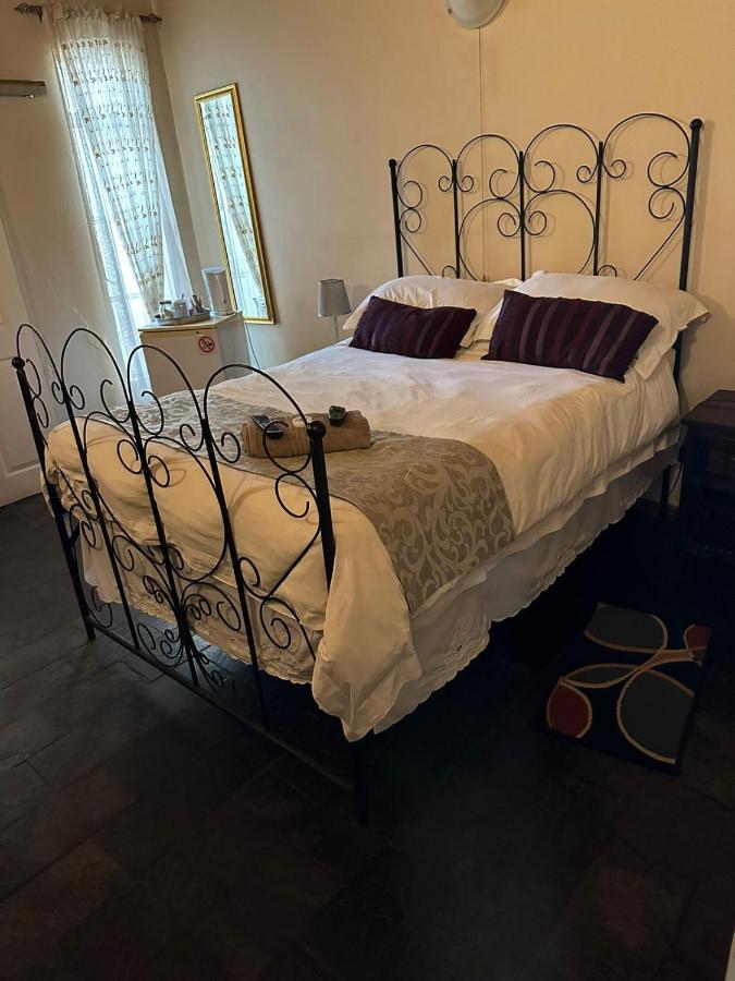 Just Tiffany Guest House & Conference Facility 波切夫斯特鲁姆 外观 照片