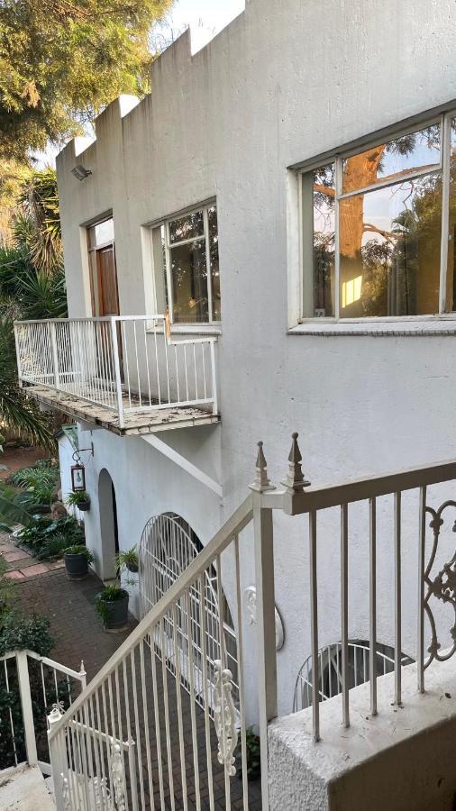 Just Tiffany Guest House & Conference Facility 波切夫斯特鲁姆 外观 照片